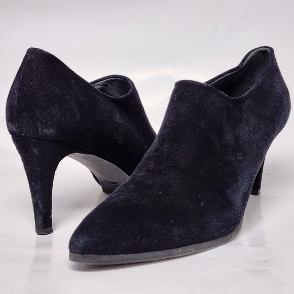 Stuart Weitzman Black Suede Heeled Booties 8M - Picture 1 of 13